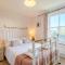 5 Bed in Godshill NFL35