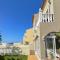 Villa - Sleeps 4 - Jacuzzi - Garden - Pet friendly