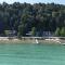 Trader Scotts - Lakefront and Gorgeous!