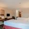 Capital O Fairway Inn - Baytown La Porte TX