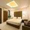 Hotel Avalon Palms Agra