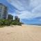 Luxurious Beachside 3-Br Apt Luxurious Beachside 3-Br Apt