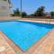 Sealove Pool Apartment
