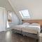 Villa Mastlo 2x 10 persons Ouddorp large garden, 1500 meters to the dunes and beach with 2 jacuzzis - not for companies