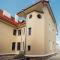 Stylish Apartment in Historic Villa Doll, City Center
