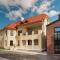 Stylish Apartment in Historic Villa Doll, City Center
