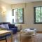 Alguera Apartments Napols