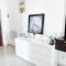 3-Bed Apartment - Sleeps 6 - Free Parking