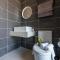 Cozy Mayfair Homestay