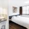 Hotel Blooker