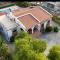 A Spacious Villa to Entertain
