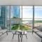 Sydney CBD modern apt with pool gym parking 8 ppl