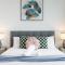 Sydney CBD modern apt with pool gym parking 8 ppl