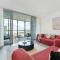 Sydney CBD modern apt with pool gym parking 8 ppl