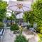 Dalmatian 230m2 with pool and garden near the old town for families