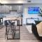 Elevator-Downtown View-Garage-King Bed-Laundry