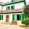 Covas Seabreeze Cottage