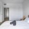 75R Stylish Abnb-Style One Bedroom Apartment in Rosebery, Parking