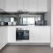 75R Stylish Abnb-Style One Bedroom Apartment in Rosebery, Parking