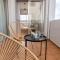 Central 1BR - Views - Deli Café