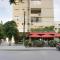 Central 1BR - Views - Deli Café