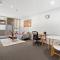 Inner-city Stay with Pool and Gym Access