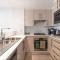 Inner-city Stay with Pool and Gym Access