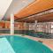 Inner-city Stay with Pool and Gym Access