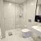 Swanky 2 bed apt with parking - easy city access