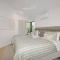 Seaviews at Sunshine Beach 4BR, Pool