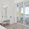 Villa Goldfish - 5BR Beachfront Luxury with Pool & Jacuzzi