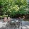 Bright & Open Central A C Dog Friendly