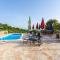 Villa in Tučepi with Pool near Seabeach