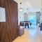 Spacious Apartment Marina View