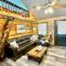 Cozy Secluded, King, Best Location, Hot tub, Firepit, Playset
