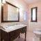Villa in Lonnano with pool