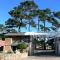 Lighthouse Lodge & Cottages