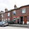 Ashton House - Stylish 2 Bedroom House, Close to Luton Town Center & Airport