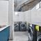 Explore the vibrant heart of Cape Town- 2 bed apmt