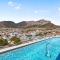 Explore the vibrant heart of Cape Town- 2 bed apmt