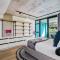 Explore the vibrant heart of Cape Town- 2 bed apmt