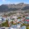 Explore the vibrant heart of Cape Town- 2 bed apmt