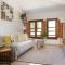 Lets Holidays QUIET APARTMENT 5 minutes TO THE BEACH 2