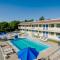 Motel 6 Thornton