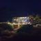 Wake Up by the Sea Oceanfront Garden Retreat with Pool