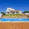Villa Colina do Sol by Villa Plus