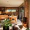 Whalesong Lodge