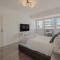 On The Beach Penthouse with Sea View - 3 bedrooms - Roof Terrace - Spa, Sauna, Gym and Pool - Sleeps 6