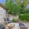 Charmant Mas à Paradou avec Piscine, Terrasse et Jardin, Près des Alpilles - FR-1-599-35