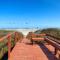 Beachfront Retreat w 2 Pools Tennis Boardwalk Pura Vida by AvantStay Beachfront Retreat w 2 Pools Tennis Boardwalk Pura Vida by AvantStay